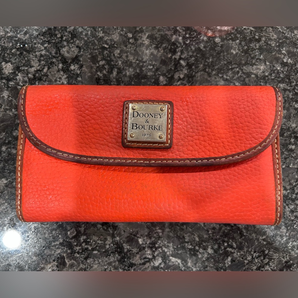 Dooney & Bourke wallet